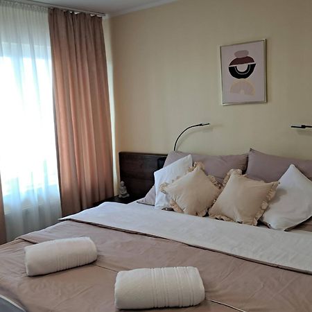 Orient Apartmanhaz Eger Exteriör bild