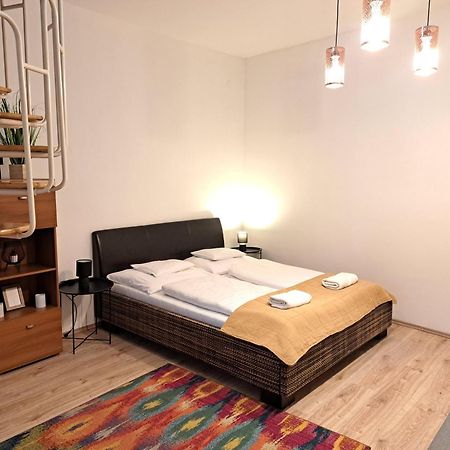 Orient Apartmanhaz Eger Exteriör bild