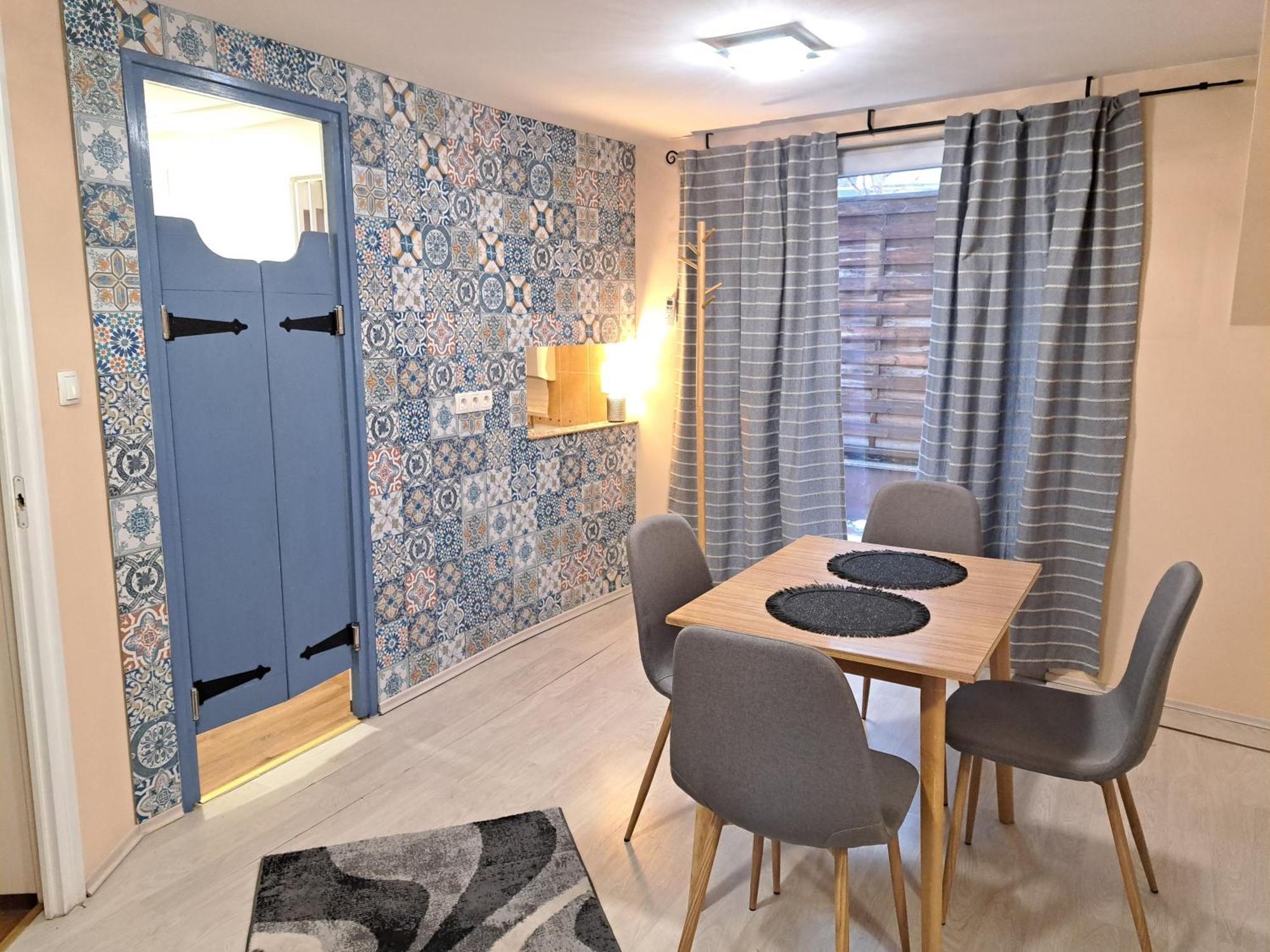 Orient Apartmanhaz Eger Exteriör bild