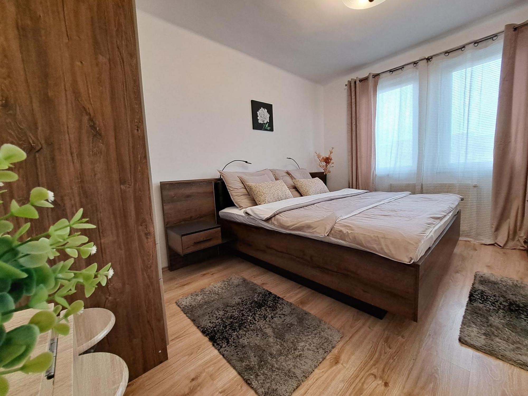 Orient Apartmanhaz Eger Exteriör bild