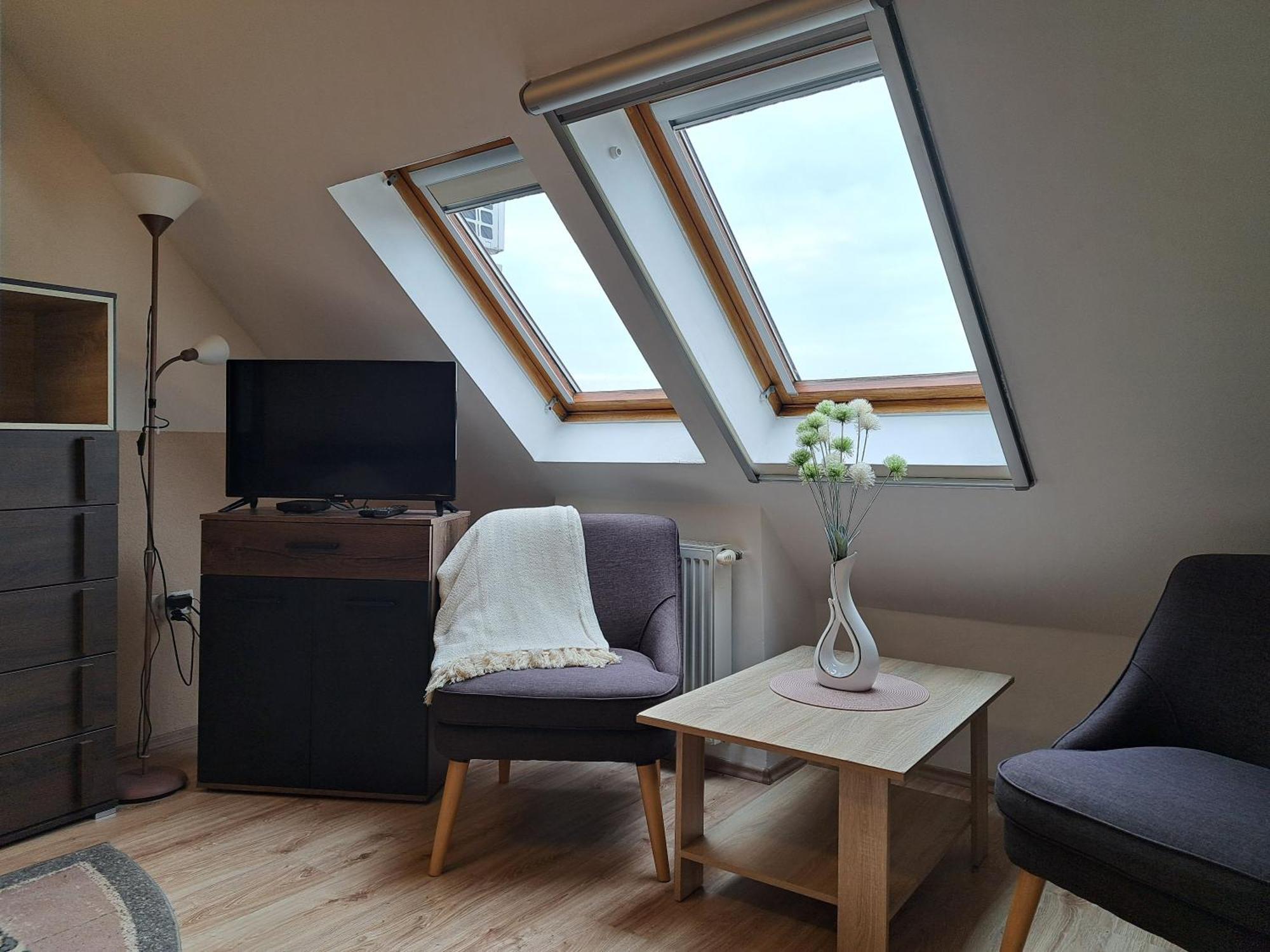 Orient Apartmanhaz Eger Exteriör bild