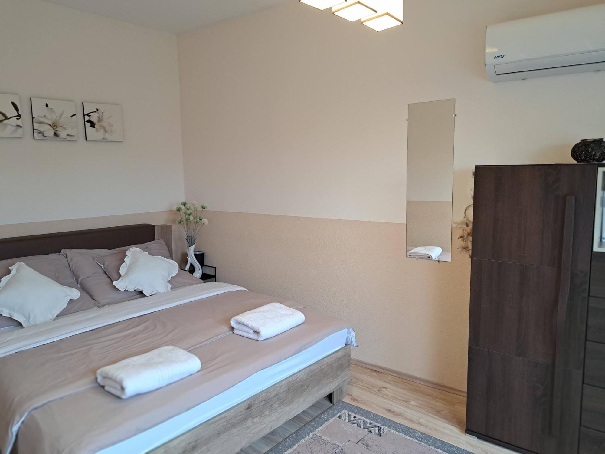 Orient Apartmanhaz Eger Exteriör bild
