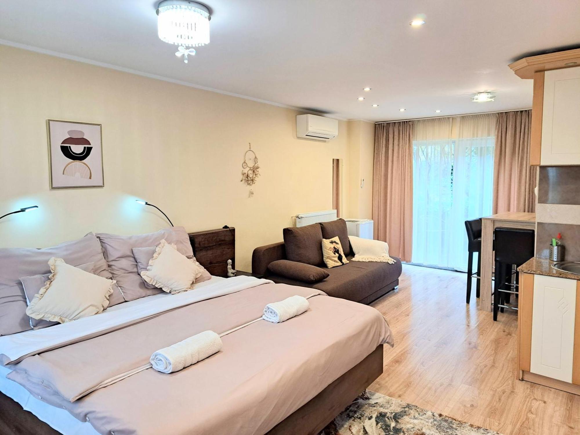 Orient Apartmanhaz Eger Exteriör bild