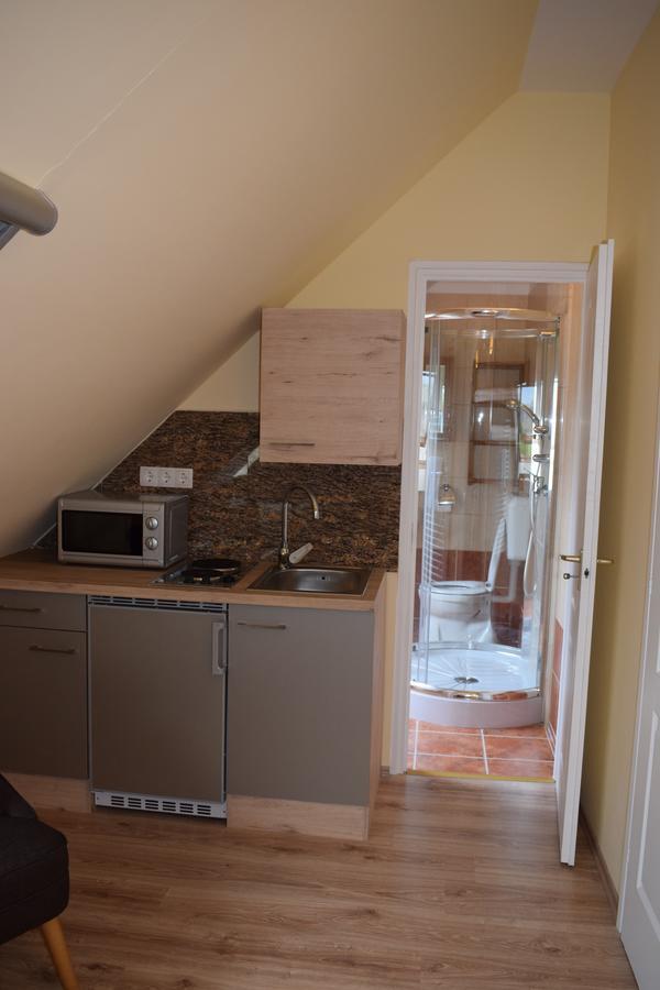 Orient Apartmanhaz Eger Exteriör bild